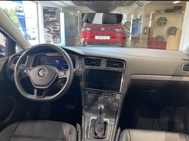 WVWZZZAUZJ8902810 2018 VOLKSWAGEN GOLF-3