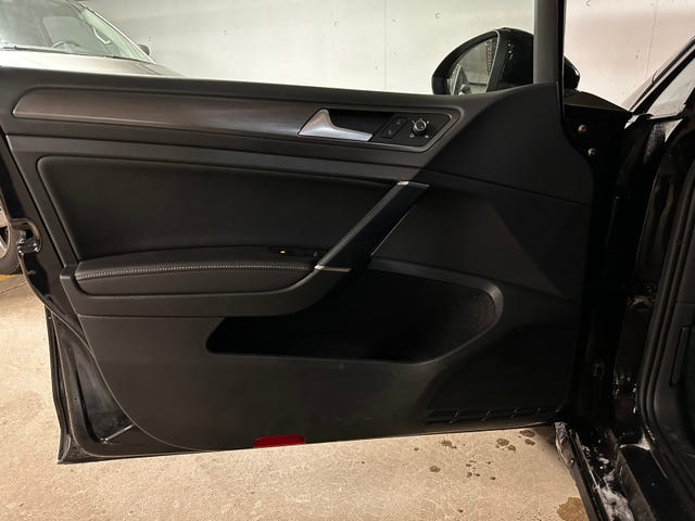 2019 VOLKSWAGEN GOLF - 37