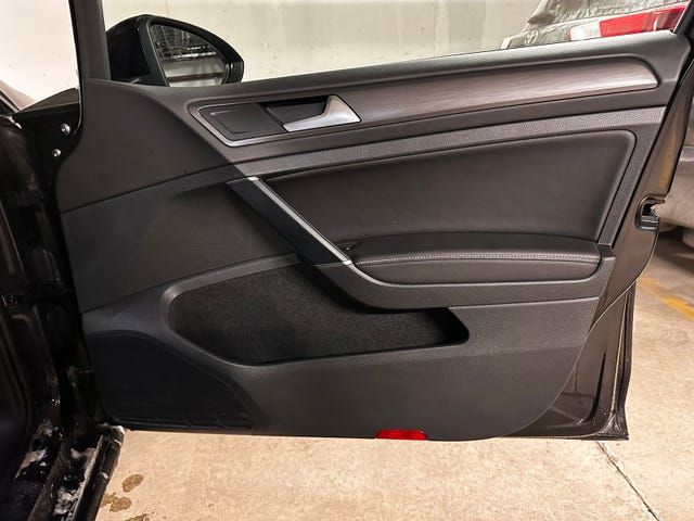 2019 VOLKSWAGEN GOLF - 38
