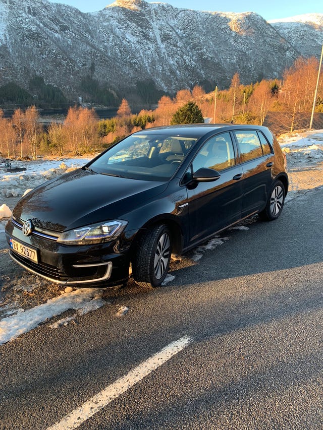 WVWZZZAUZJW903095 2018 VOLKSWAGEN GOLF-0