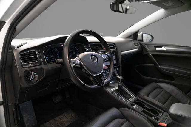 2018 VOLKSWAGEN GOLF - 15