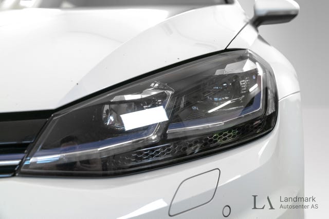 WVWZZZAUZJW907579 2018 VOLKSWAGEN GOLF-3