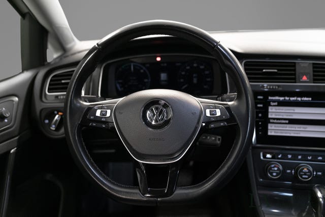2018 VOLKSWAGEN GOLF - 20