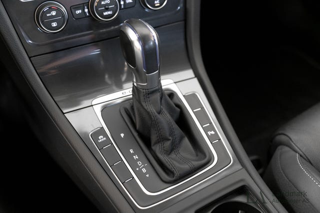 2018 VOLKSWAGEN GOLF - 33