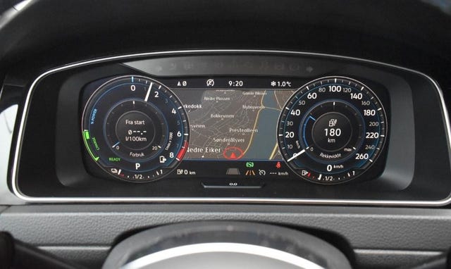 2018 VOLKSWAGEN GOLF - 9