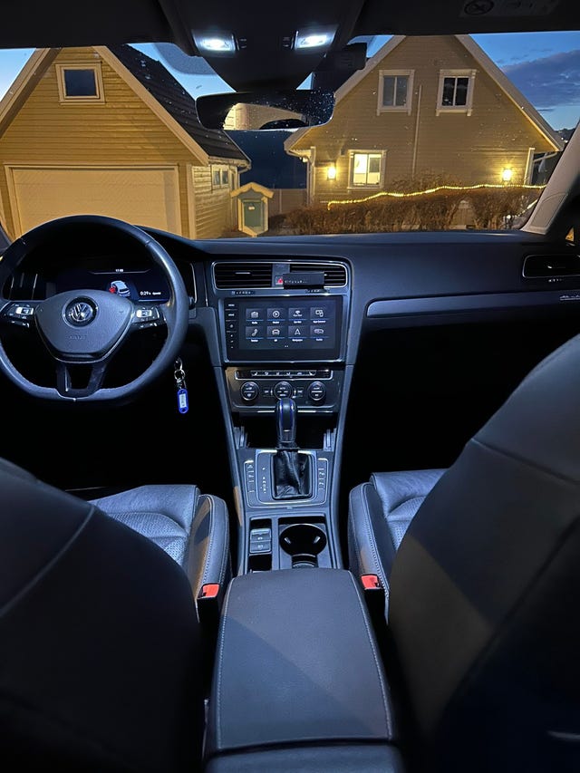 2018 VOLKSWAGEN GOLF - 19