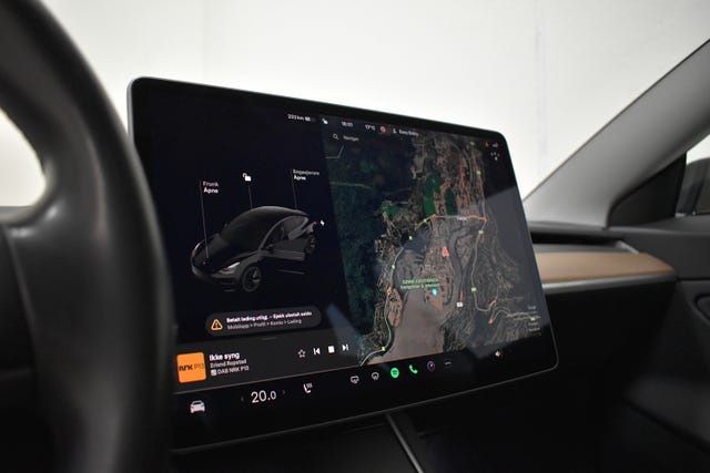 2019 TESLA MODEL 3 - 13