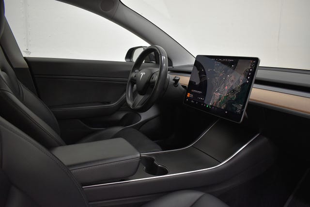 2019 TESLA MODEL 3 - 16