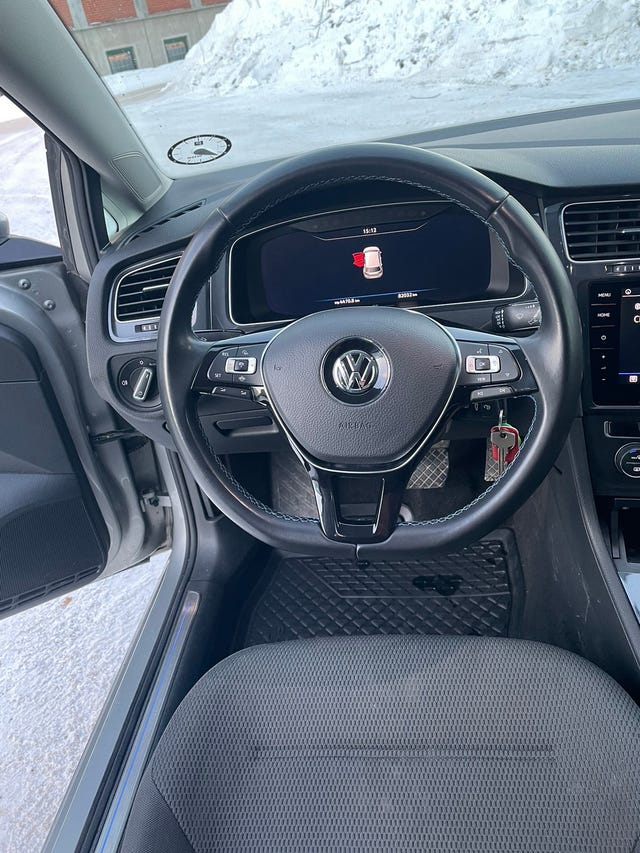 2019 VOLKSWAGEN GOLF - 18