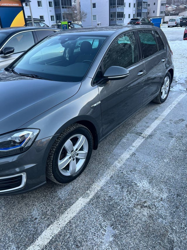 WVWZZZAUZJW908729 2018 VOLKSWAGEN GOLF-1