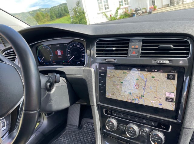2018 VOLKSWAGEN GOLF - 12