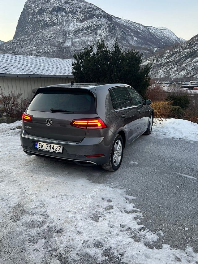 WVWZZZAUZJW908729 2018 VOLKSWAGEN GOLF-2