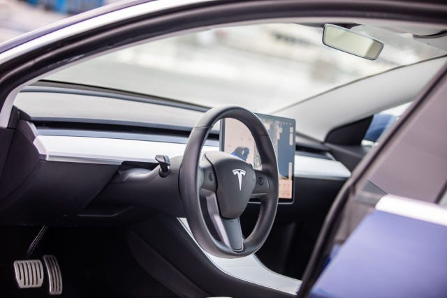 5YJ3E7EB0KF321221 2019 TESLA MODEL 3-5