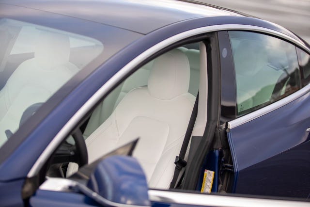 5YJ3E7EB0KF321221 2019 TESLA MODEL 3-2