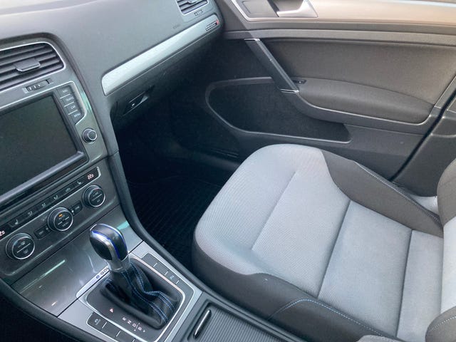 2015 VOLKSWAGEN GOLF - 23