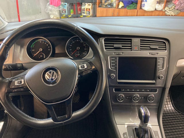 2015 VOLKSWAGEN GOLF - 26