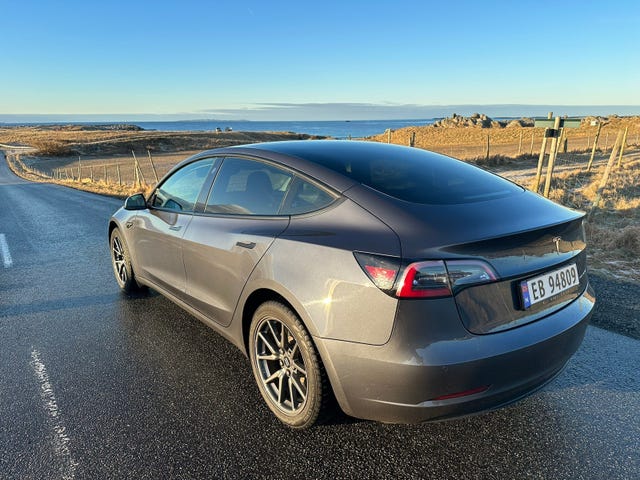 5YJ3E7EB5MF888608 2021 TESLA MODEL 3-0