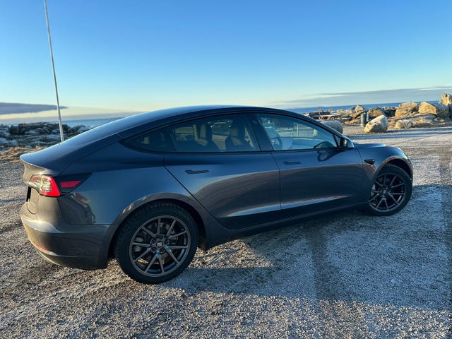 5YJ3E7EB5MF888608 2021 TESLA MODEL 3-2
