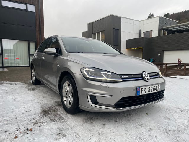 WVWZZZAUZJ8906009 2018 VOLKSWAGEN GOLF-1