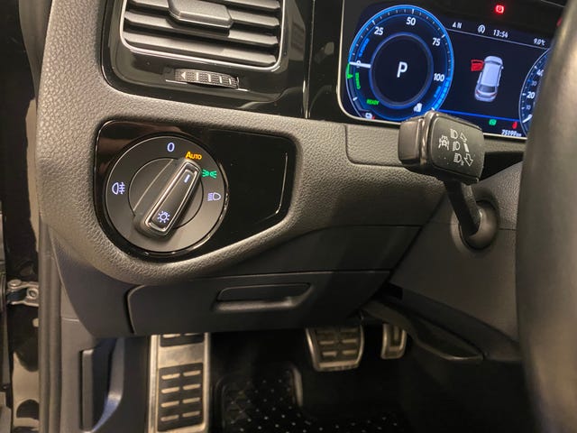 2018 VOLKSWAGEN GOLF - 18