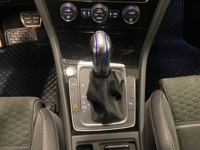 2018 VOLKSWAGEN GOLF - 16