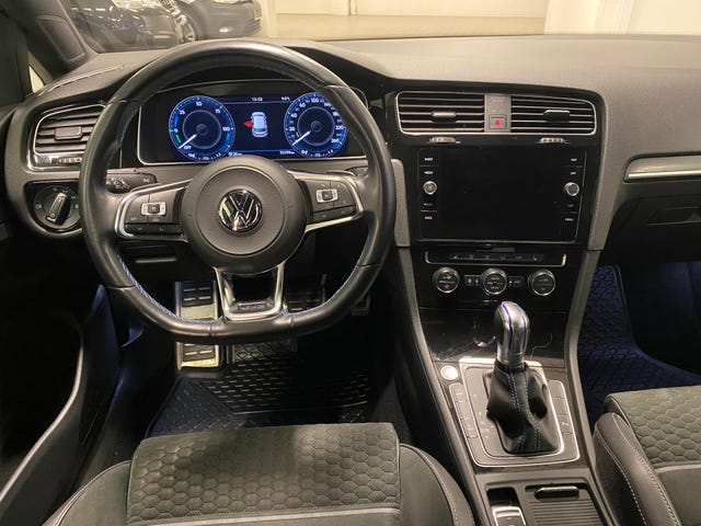 WVWZZZAUZJW803170 2018 VOLKSWAGEN GOLF-3