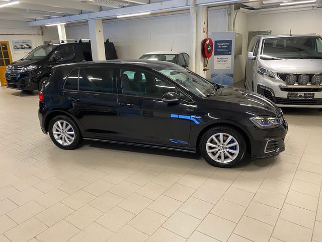 2018 VOLKSWAGEN GOLF - 28