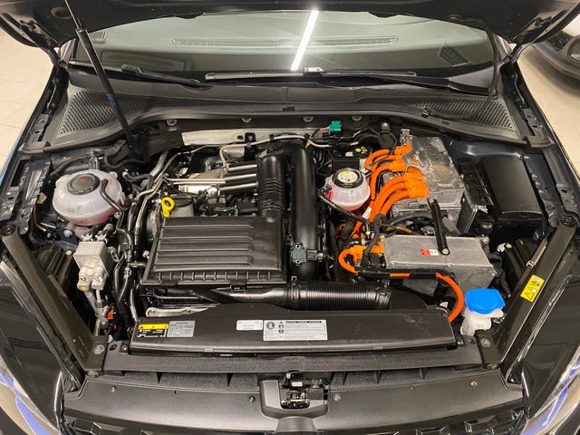 2018 VOLKSWAGEN GOLF - 24