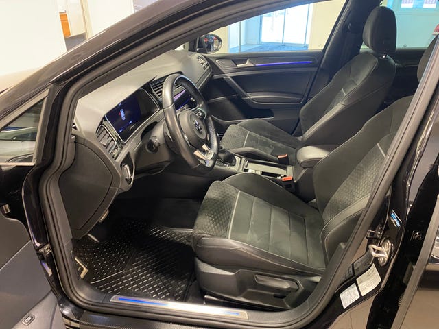 WVWZZZAUZJW803170 2018 VOLKSWAGEN GOLF-2