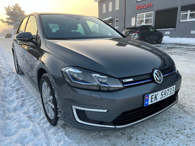 WVWZZZAUZJ8902203 2018 VOLKSWAGEN GOLF-0