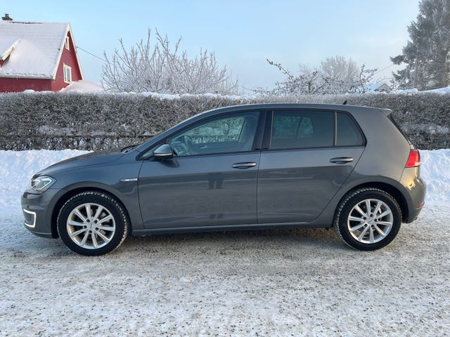 WVWZZZAUZJ8902203 2018 VOLKSWAGEN GOLF-3