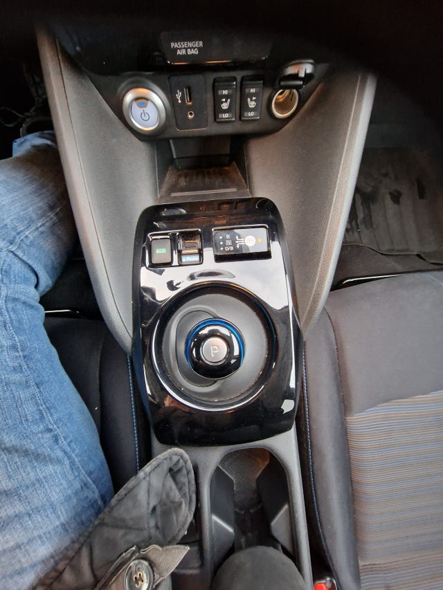 2018 NISSAN LEAF - 33