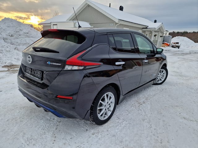 2018 NISSAN LEAF - 8