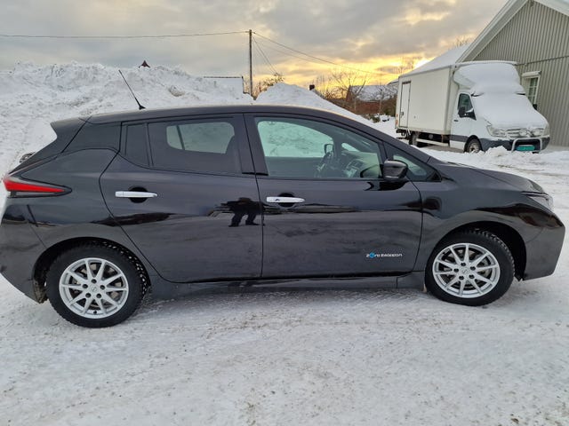 2018 NISSAN LEAF - 9