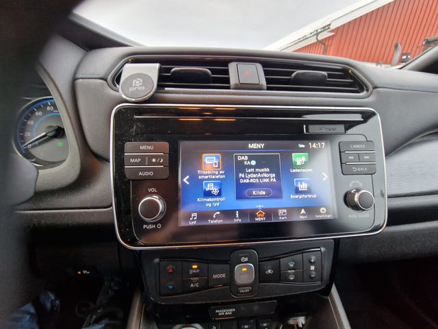 2018 NISSAN LEAF - 28