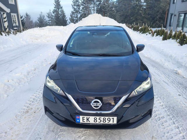 SJNFAAZE1U0008225 2018 NISSAN LEAF-2