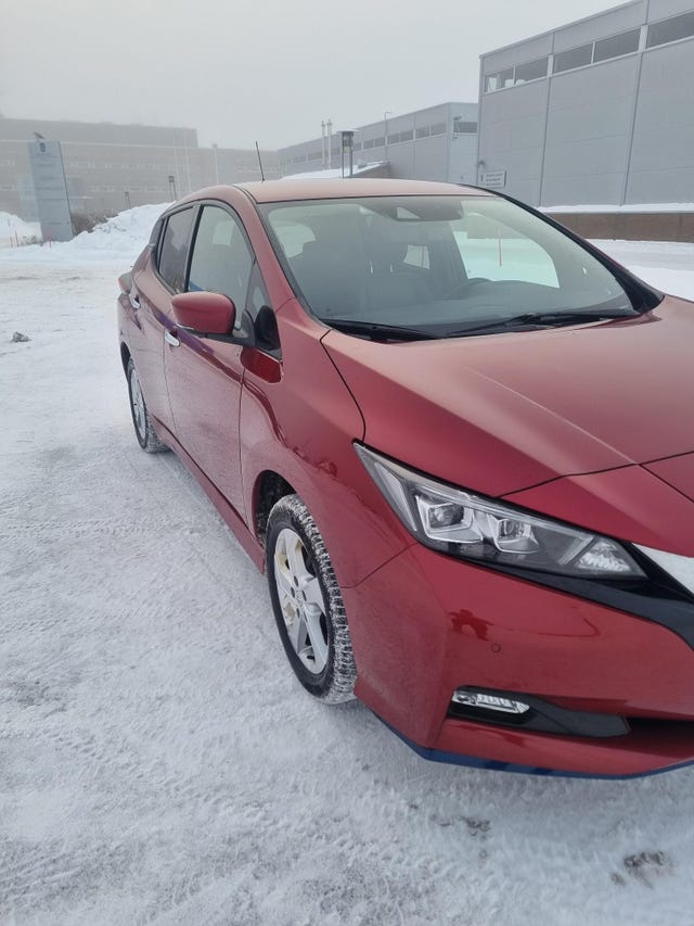 2020 NISSAN LEAF - 10