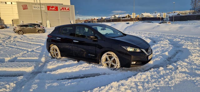 SJNFAAZE1U0017786 2018 NISSAN LEAF-1