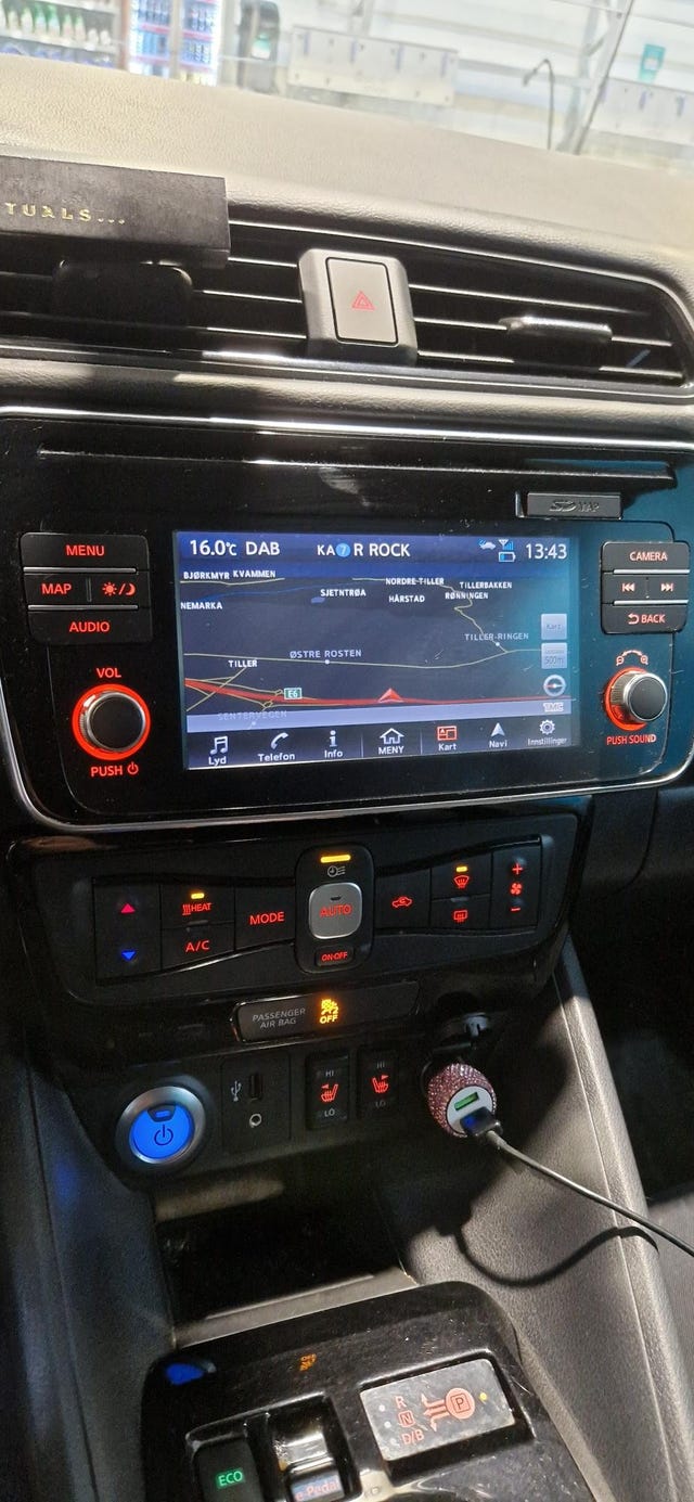 SJNFAAZE1U0017786 2018 NISSAN LEAF-5