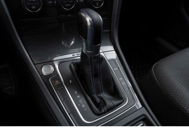 2018 VOLKSWAGEN GOLF - 10