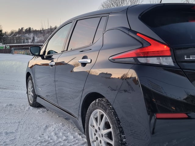SJNFAAZE1U0003058 2018 NISSAN LEAF-3