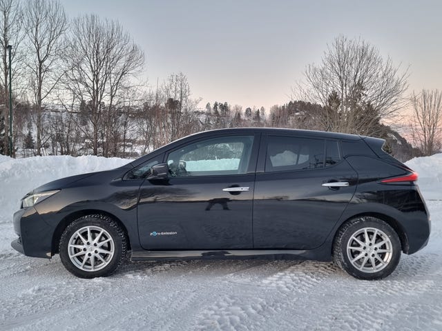 SJNFAAZE1U0003058 2018 NISSAN LEAF-2