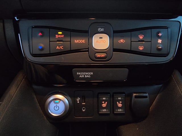 2018 NISSAN LEAF - 23