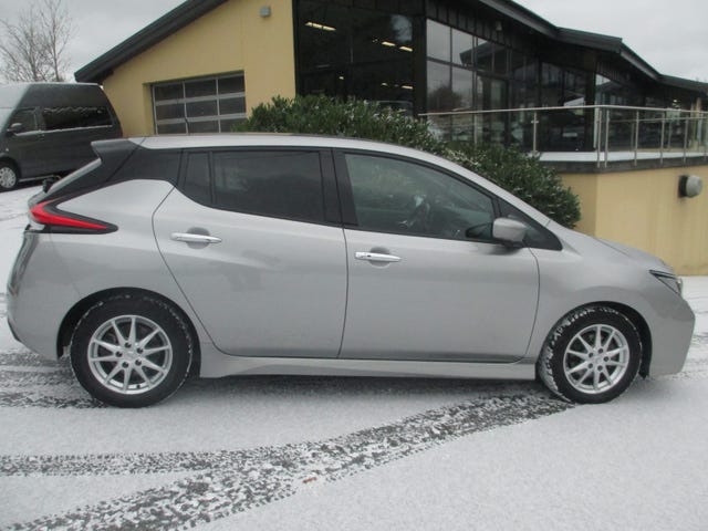 SJNFAAZE1U0006008 2018 NISSAN LEAF-3