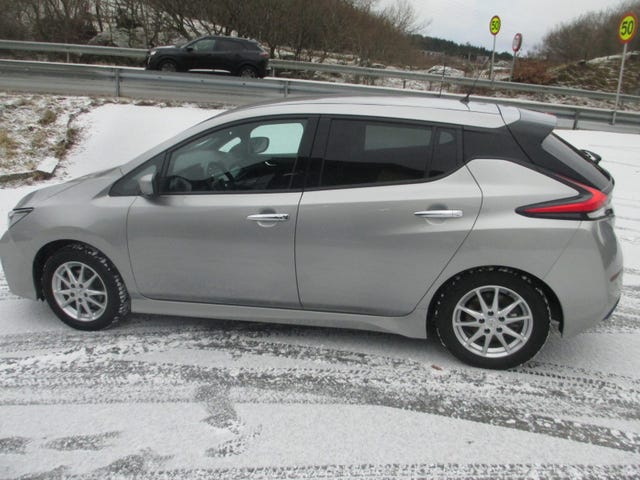 2018 NISSAN LEAF - 8