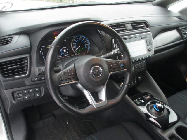 2018 NISSAN LEAF - 11