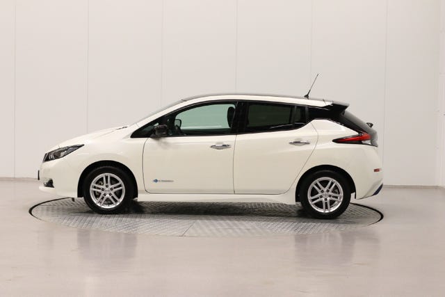 2018 NISSAN LEAF - 11