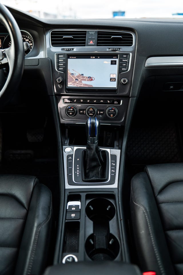 2015 VOLKSWAGEN GOLF - 16