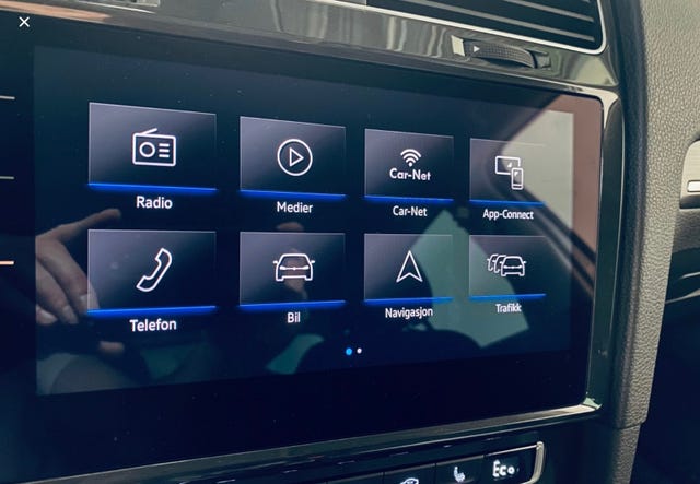 WVWZZZAUZJW911842 2018 VOLKSWAGEN GOLF-4