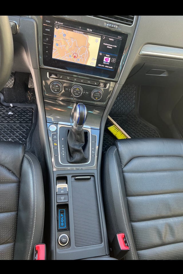 2018 VOLKSWAGEN GOLF - 10